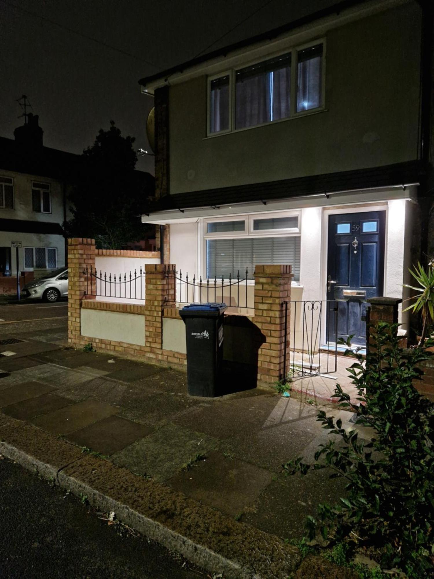 Stylish 2 Bed Home- Short Walk To Tottenham Stadium/Stations London Ngoại thất bức ảnh